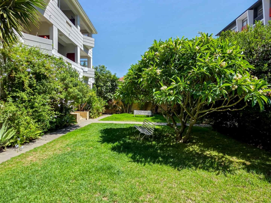 1 Bedroom Property for Sale in Sea Point Western Cape